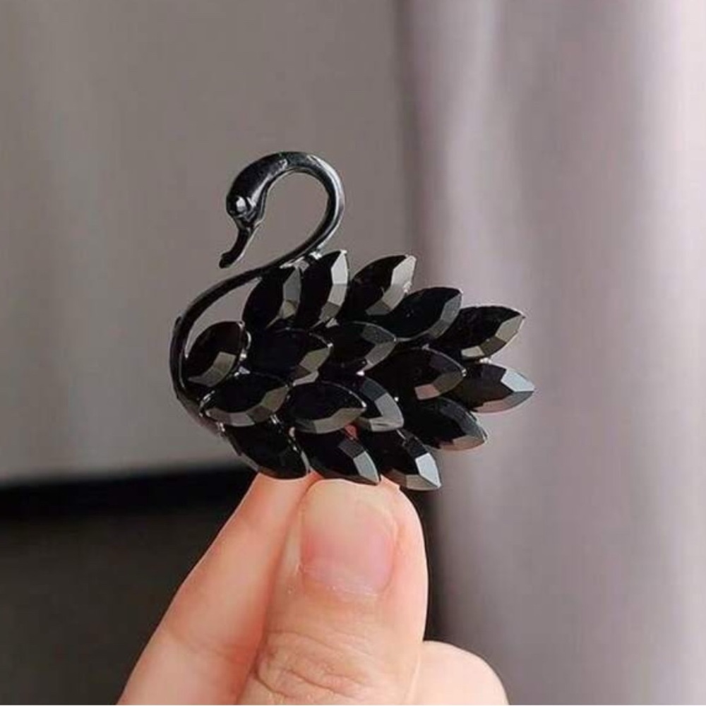 🎁🎁 SALES Chic Black Swan Brooch - Picture 4 of 5